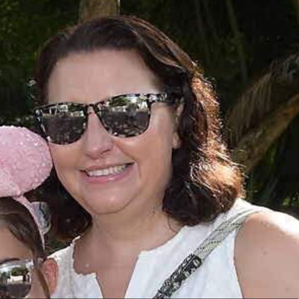 Meet your Posher, Deena